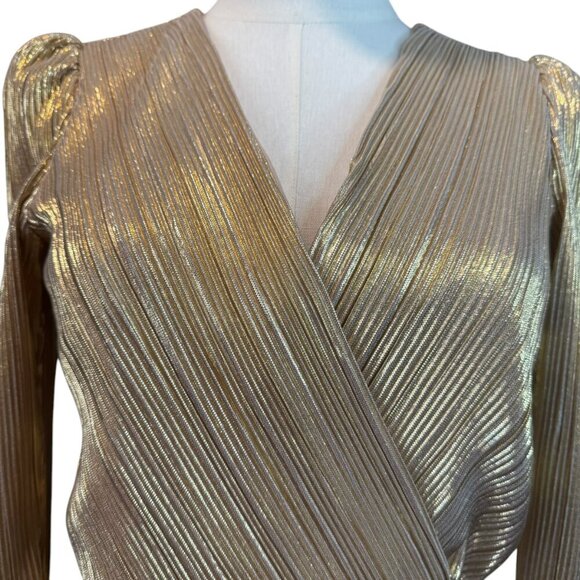 Gianni Bini gold pleated blouse.  V-Neck Long sleeves.  Size:XS - Picture 6 of 7